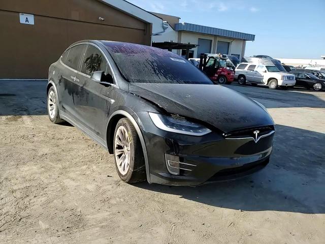 2017 Tesla Model X VIN: 5YJXCDE27HF027331 Lot: 50083254