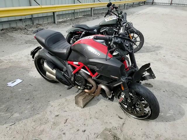 ZDM13BSW3FB024299 2015 Ducati Diavel