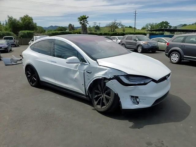 2018 Tesla Model X VIN: 5YJXCAE29JF136278 Lot: 53055205