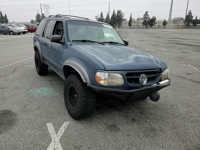 2000 Ford Explorer Xlt VIN: 1FMZU63P6YZB71118 Lot: 53073075