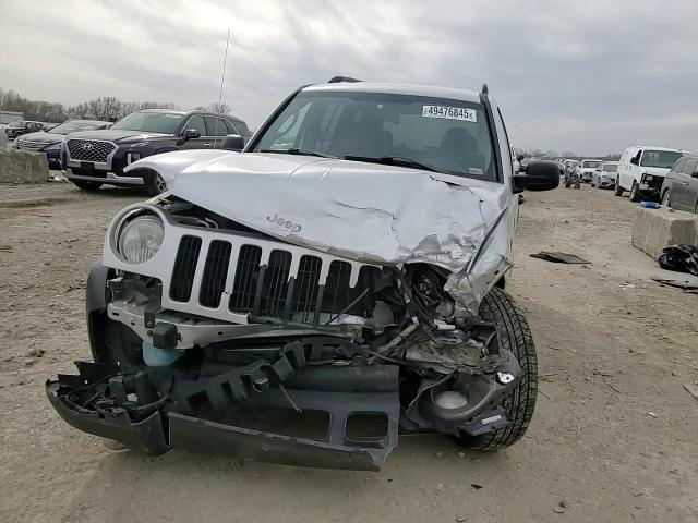 2004 Jeep Liberty (North America) - Image 11