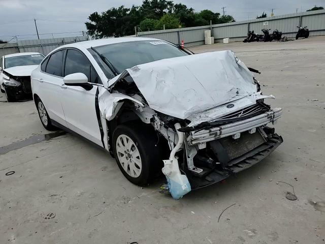 2013 Ford Fusion S VIN: 3FA6P0G70DR378324 Lot: 54910535