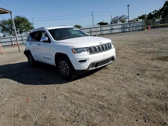 2018 Jeep Grand Cherokee - Image 11