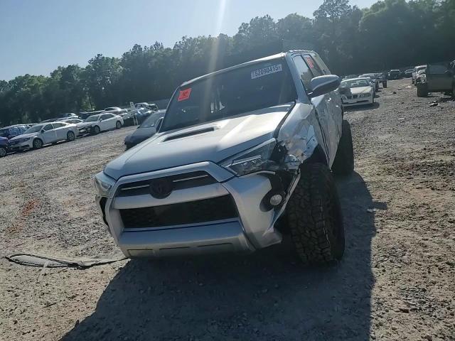 2020 Toyota 4Runner Sr5/Sr5 Premium VIN: JTEBU5JR0L5797554 Lot: 52090415