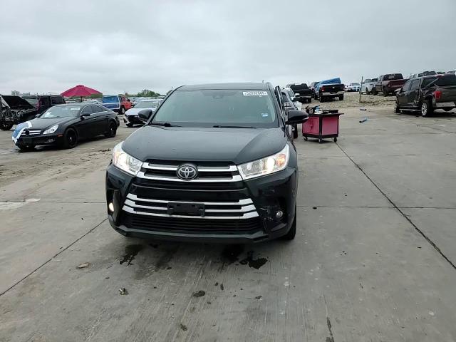 2018 Toyota Highlander Le VIN: 5TDZZRFH7JS275734 Lot: 52032685