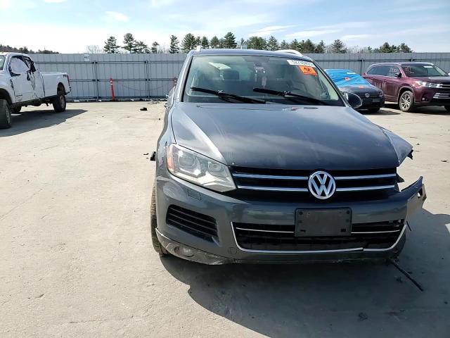 2014 Volkswagen Touareg V6 Tdi VIN: WVGEP9BP6ED011645 Lot: 52738435