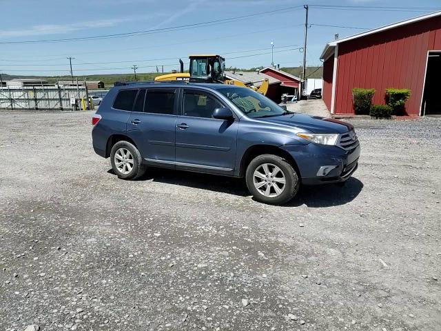 2013 Toyota Highlander Base VIN: 5TDBK3EH7DS230768 Lot: 55061675