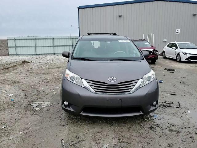 2013 Toyota Sienna Xle VIN: 5TDYK3DC8DS307826 Lot: 53960435