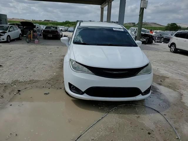 2019 Chrysler Pacifica Touring L VIN: 2C4RC1BG8KR593923 Lot: 53676265