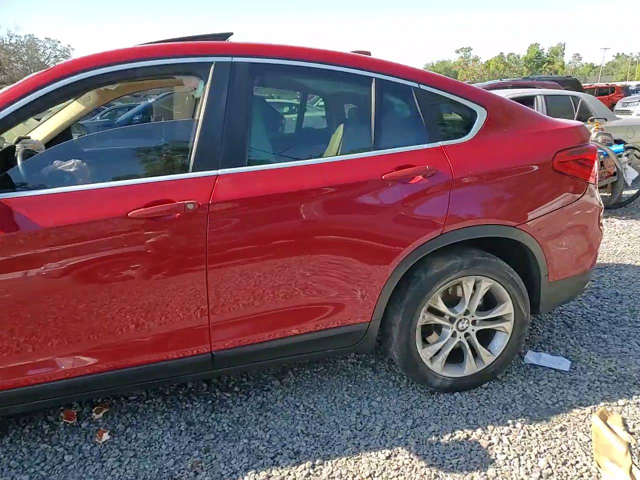 Фото: 5UXXW3C34H0T79096