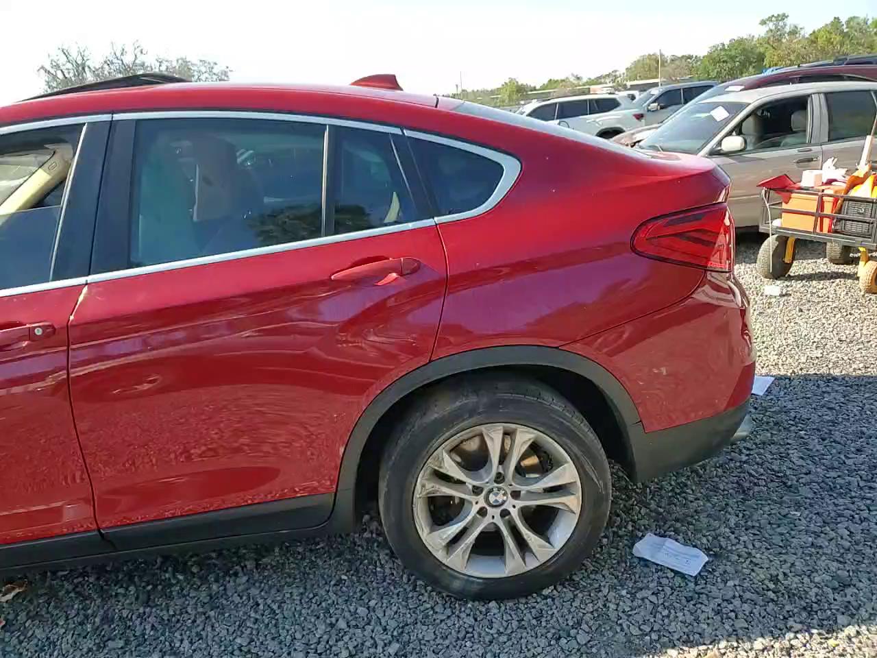 Фото: 5UXXW3C34H0T79096