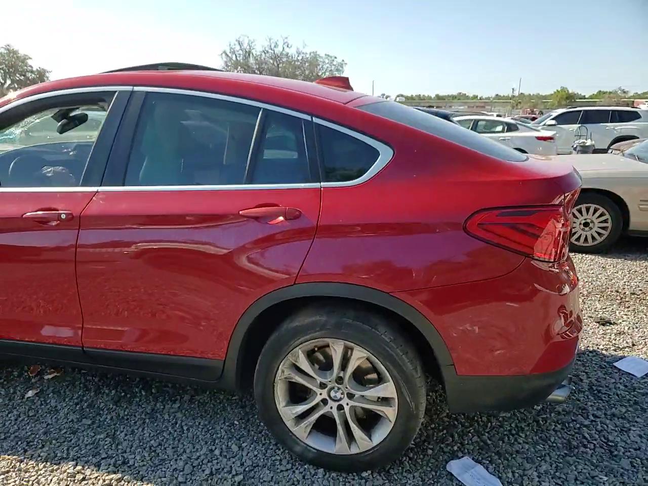 Фото: 5UXXW3C34H0T79096