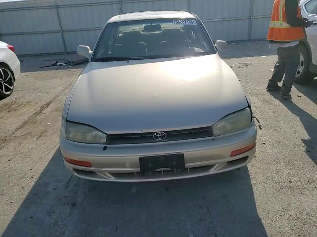 1993 Toyota Camry Le VIN: JT2SK12E5P0127296 Lot: 53287135