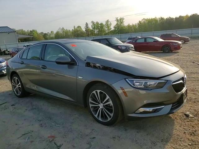 2018 Buick Regal Essence VIN: W04GR6SX8J1175099 Lot: 53128555