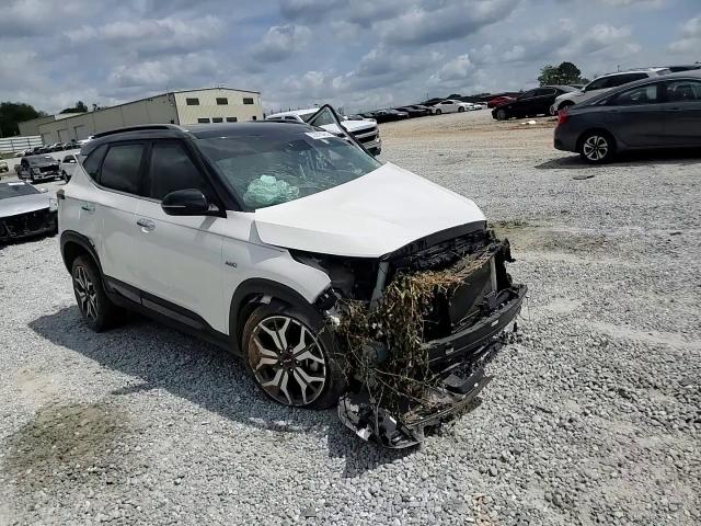 2023 Kia Seltos Sx VIN: KNDETCA26P7356193 Lot: 53573985