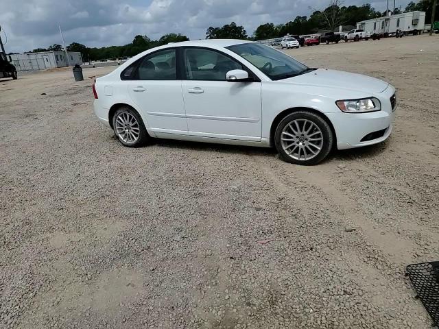 2010 Volvo S40 2.4I VIN: YV1382MS4A2508856 Lot: 54104905