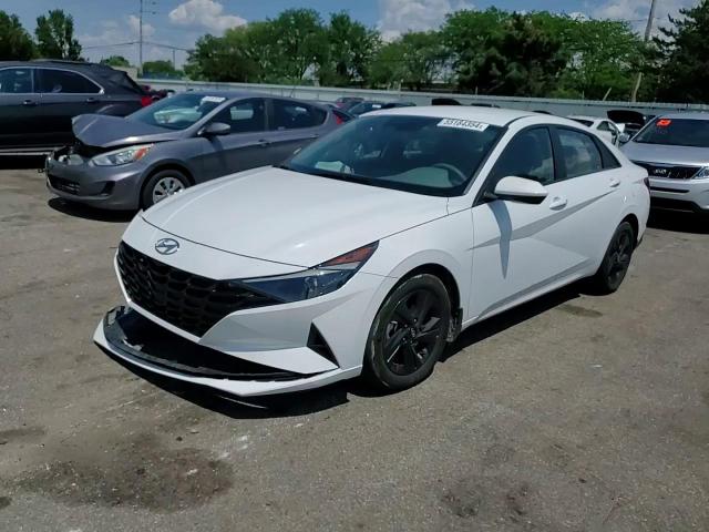 2023 Hyundai Elantra - Image 11