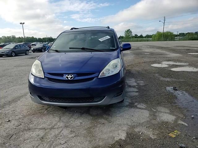 2004 Toyota Sienna - Image 11