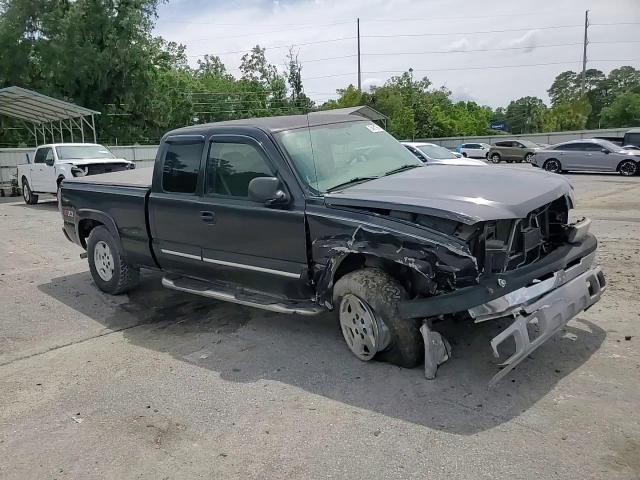 2005 Chevrolet Silverado - Image 11