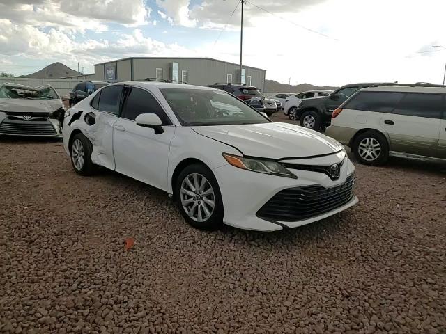 4T1B11HK9JU637055 2018 Toyota Camry L