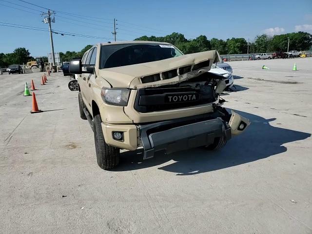 5TFDW5F18GX551551 2016 Toyota Tundra Crewmax Sr5