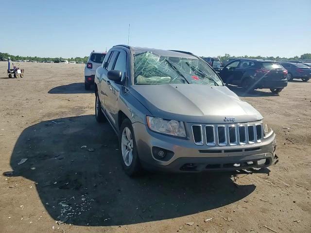 2011 Jeep Compass - Image 11