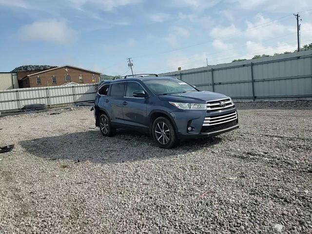 2018 Toyota Highlander Se VIN: 5TDJZRFH1JS882080 Lot: 53746284