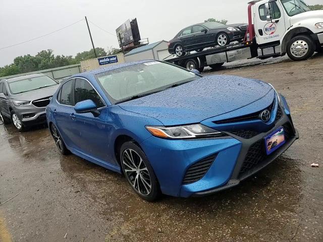 2018 Toyota Camry L VIN: 4T1B11HK7JU049140 Lot: 56971084