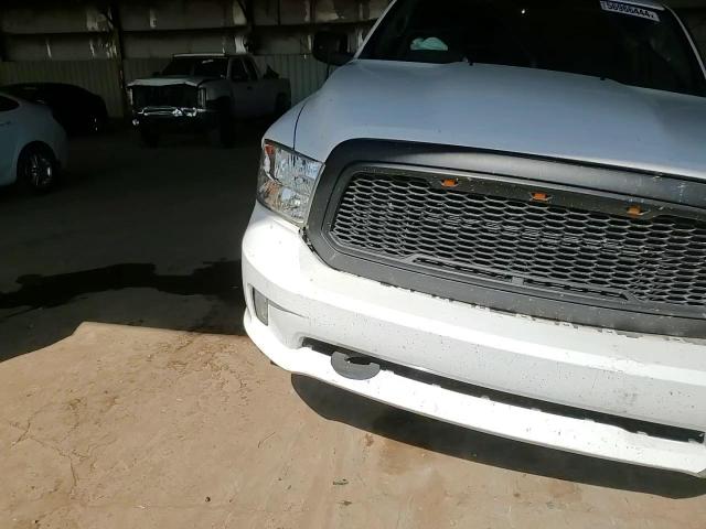 3C6JR6AG6KG675995 2019 Ram 1500 Classic Tradesman