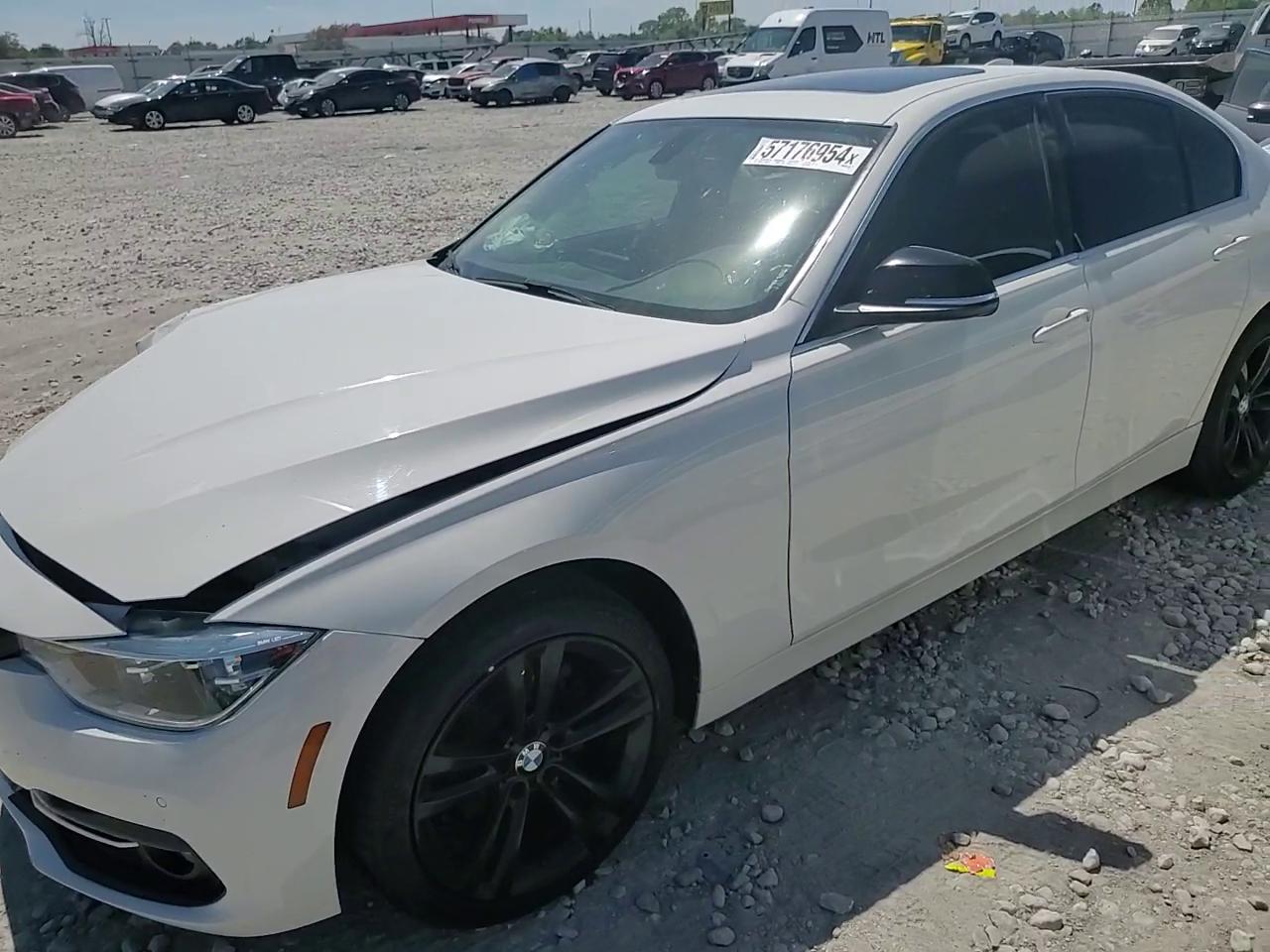 Фото: WBA8D9C33HA003852