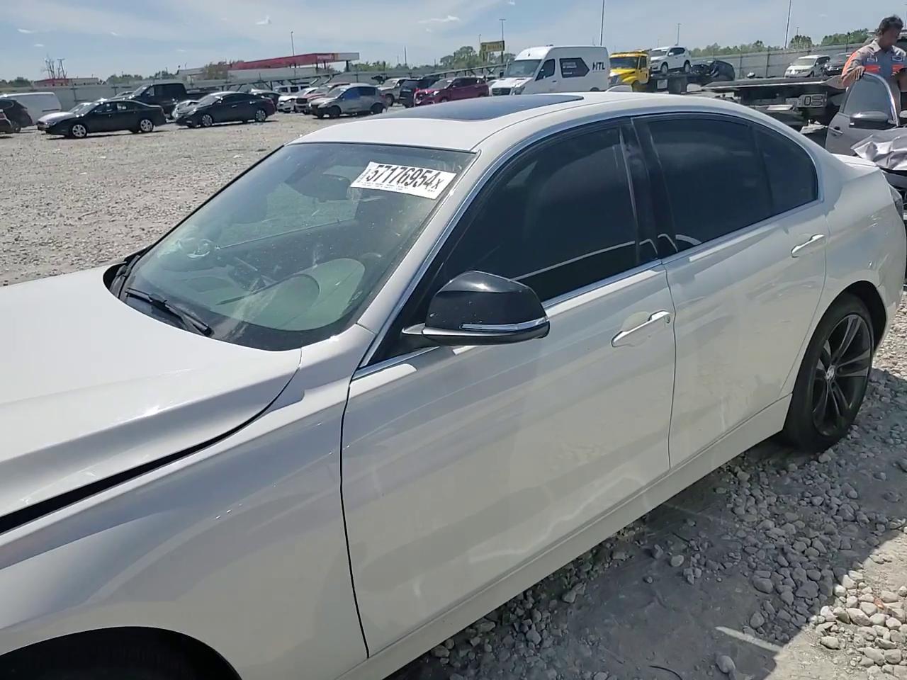 Фото: WBA8D9C33HA003852