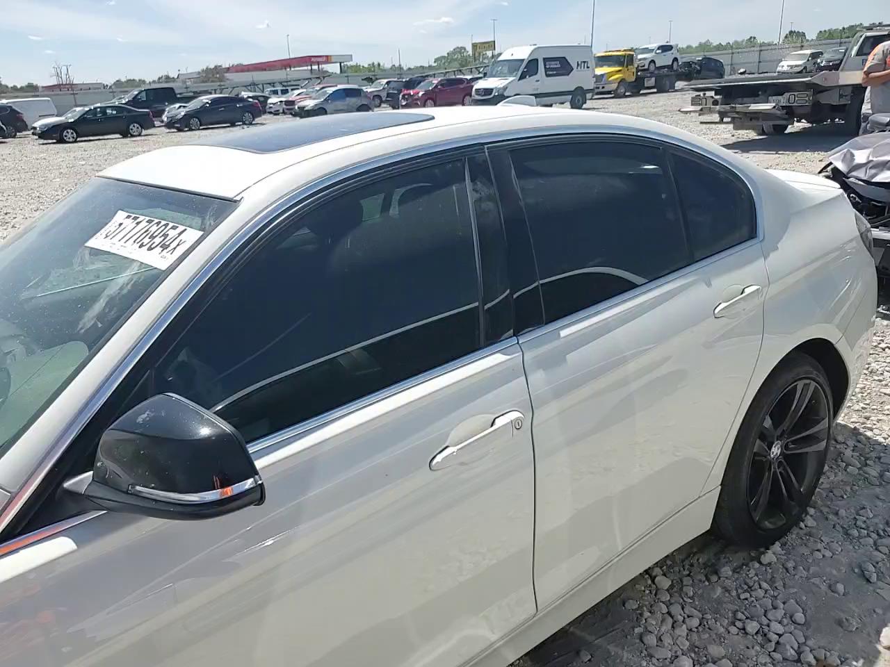 Фото: WBA8D9C33HA003852