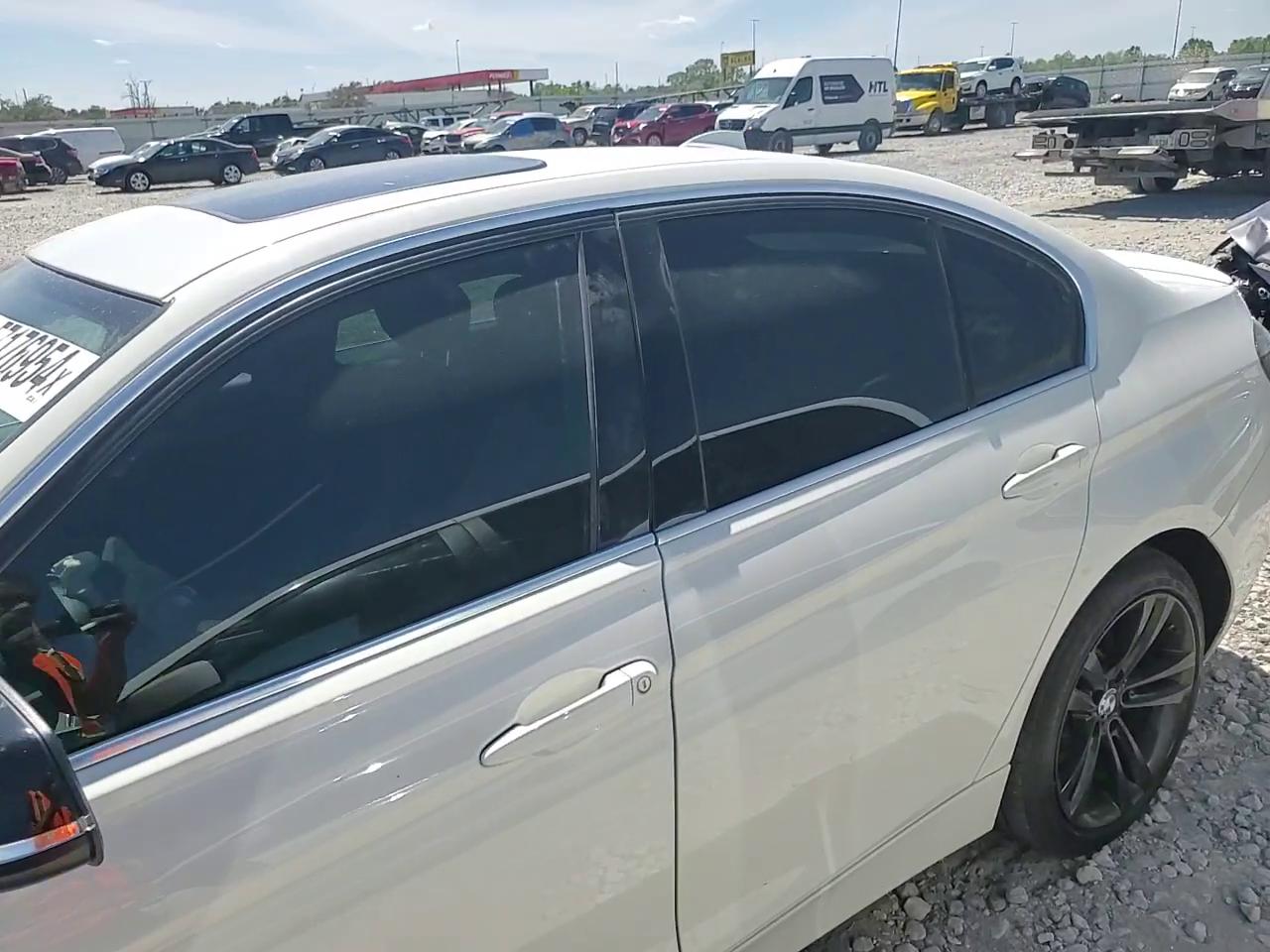 Фото: WBA8D9C33HA003852