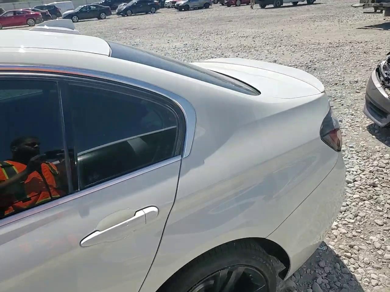 Фото: WBA8D9C33HA003852