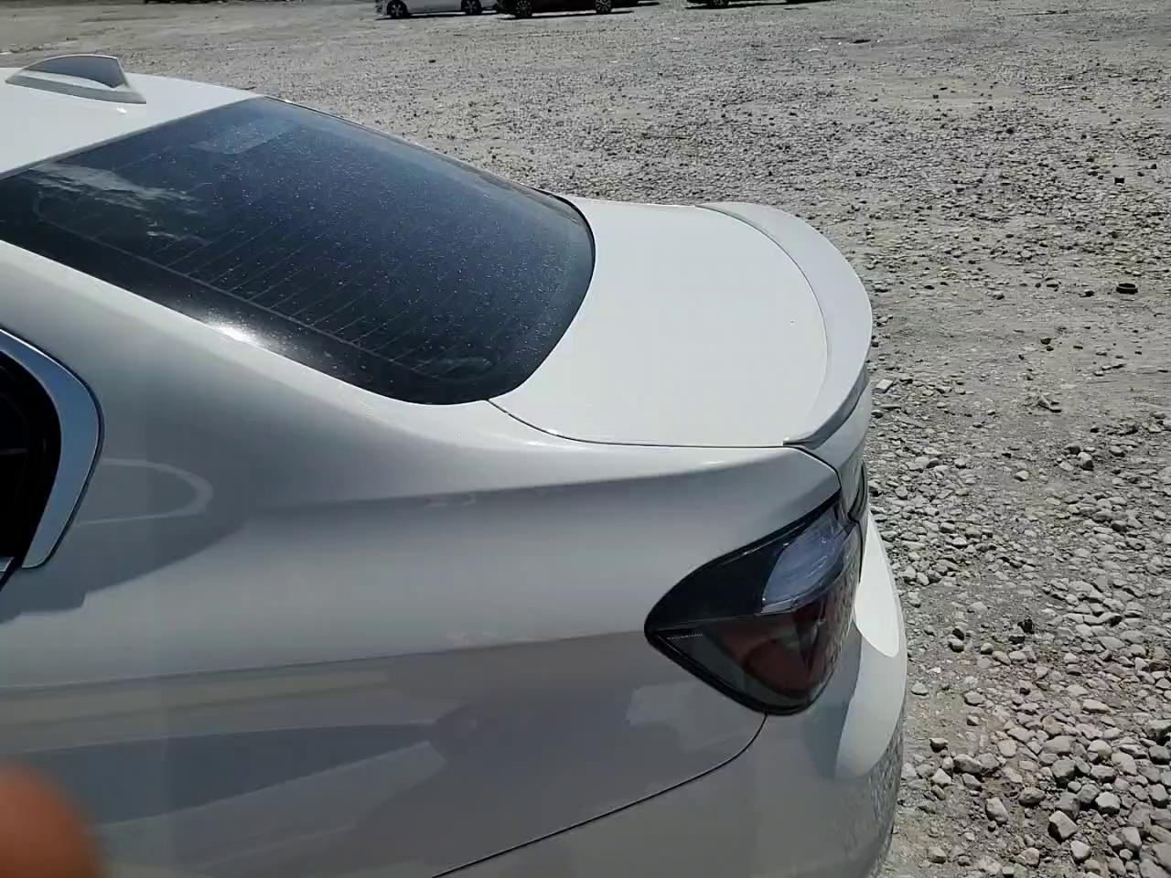 Фото: WBA8D9C33HA003852