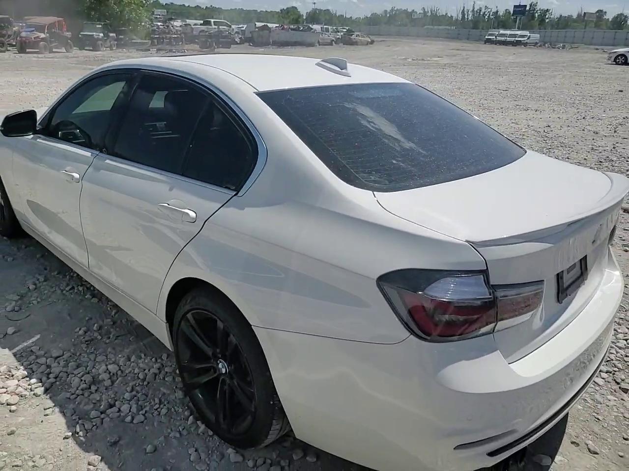 Фото: WBA8D9C33HA003852