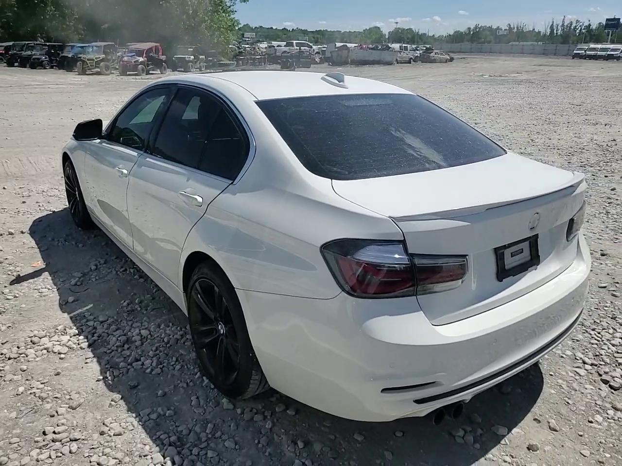 Фото: WBA8D9C33HA003852