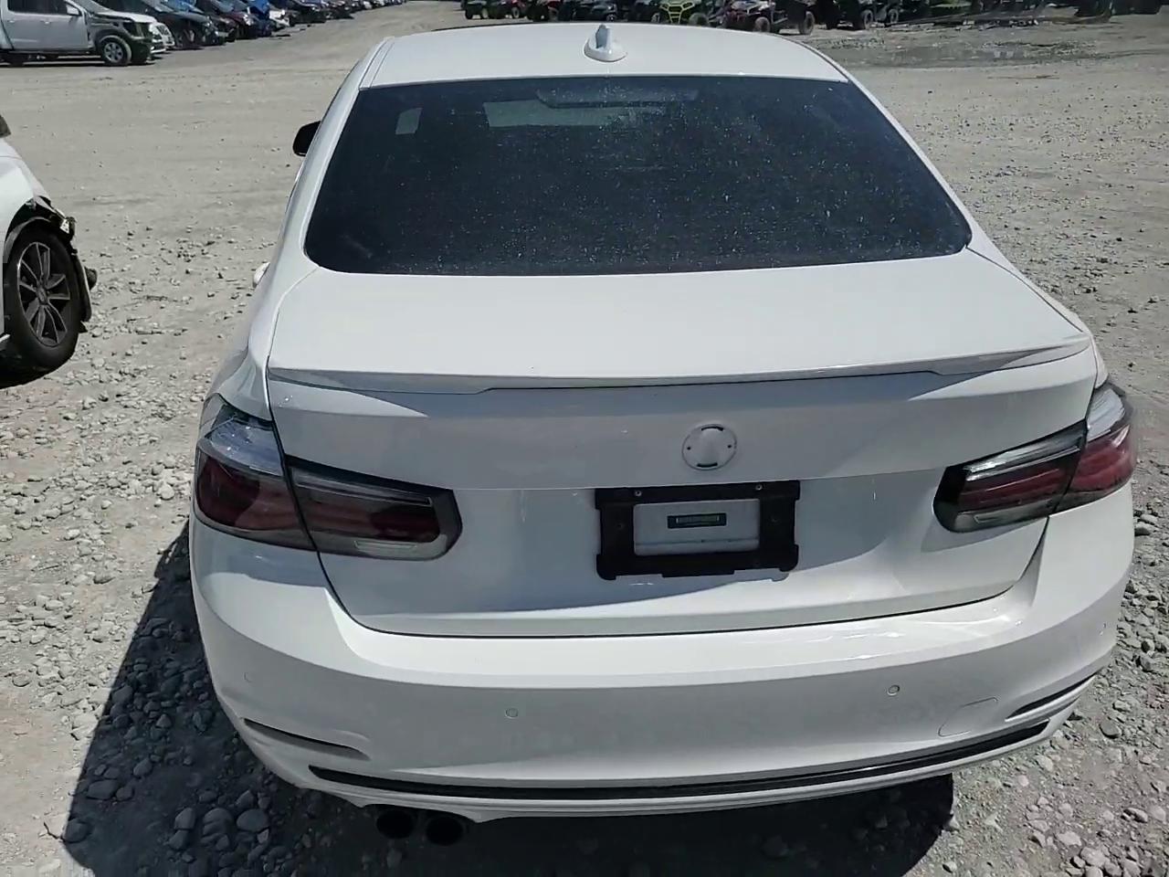 Фото: WBA8D9C33HA003852