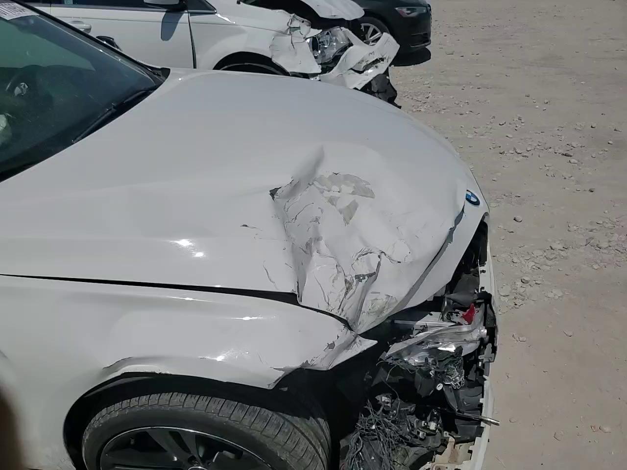 Фото: WBA8D9C33HA003852