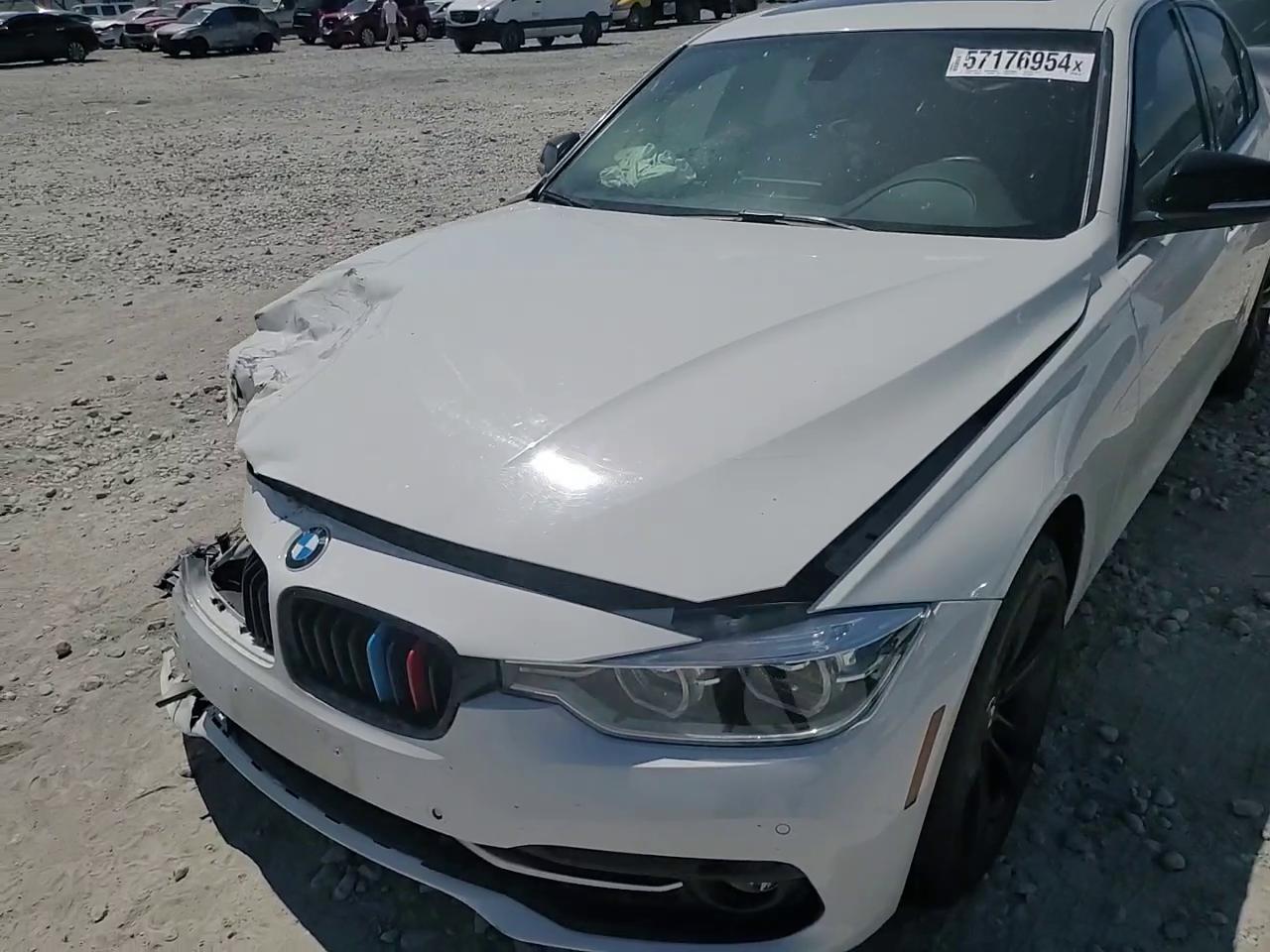 Фото: WBA8D9C33HA003852