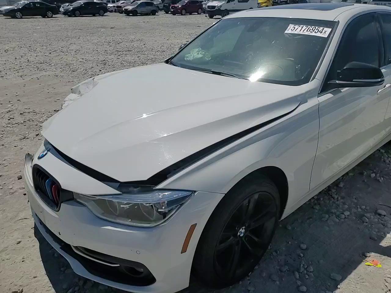 Фото: WBA8D9C33HA003852