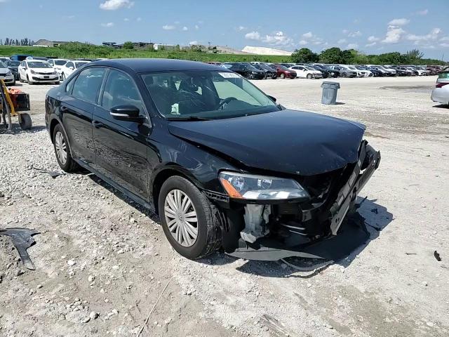2014 Volkswagen Passat S VIN: 1VWAP7A31EC011318 Lot: 56910655
