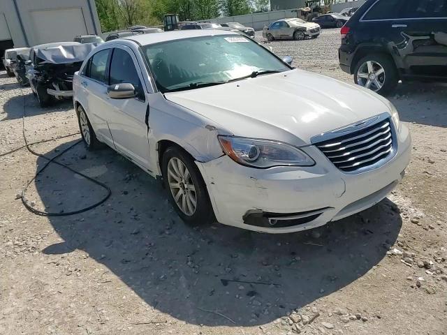 2013 Chrysler 200 Limited VIN: 1C3CCBCGXDN607819 Lot: 56354205