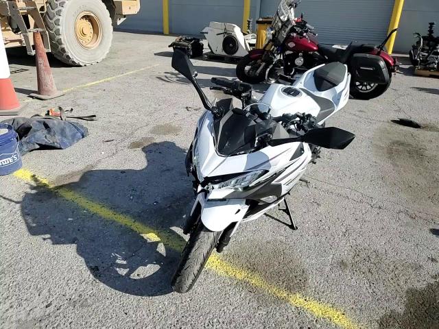 2023 Kawasaki Ex400 VIN: JKAEXKG16PDAM3172 Lot: 59030525