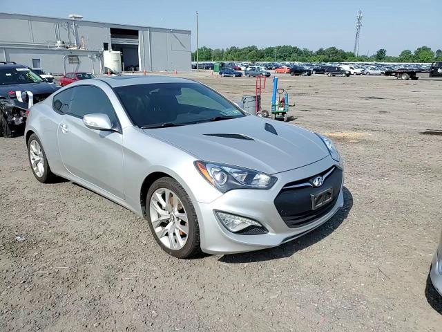 2013 Hyundai Genesis Coupe 3.8L VIN: KMHHU6KJ3DU112575 Lot: 57287265