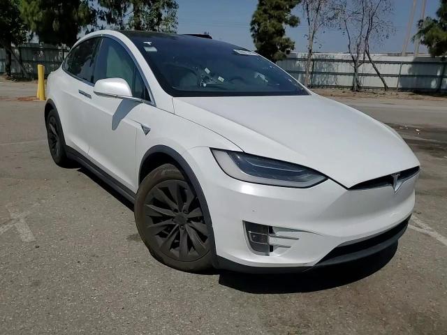 2017 Tesla Model X VIN: 5YJXCBE2XHF051384 Lot: 56881245
