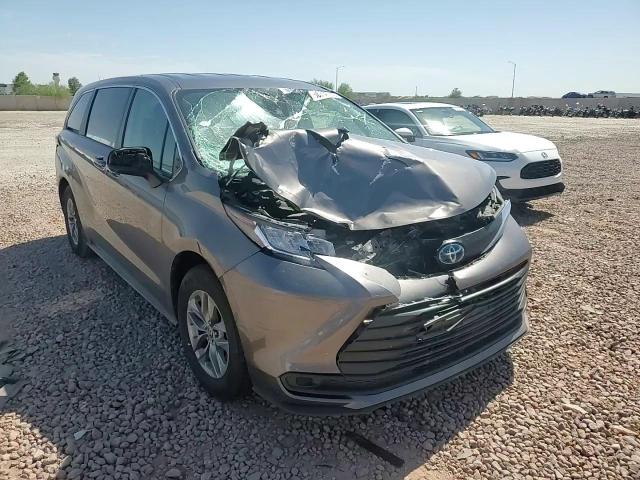 2022 Toyota Sienna Le VIN: 5TDKRKEC1NS127437 Lot: 56702715