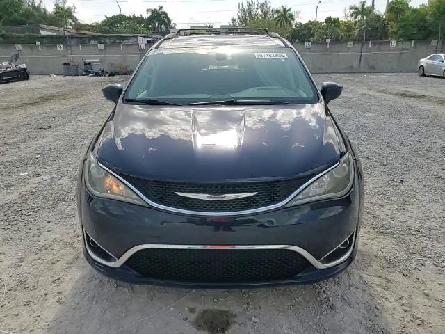 2017 Chrysler Pacifica Touring L VIN: 2C4RC1BG1HR821530 Lot: 57182805
