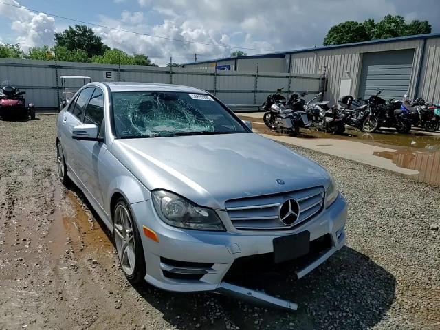 2013 Mercedes-Benz C 250 VIN: WDDGF4HB8DA810556 Lot: 56833295