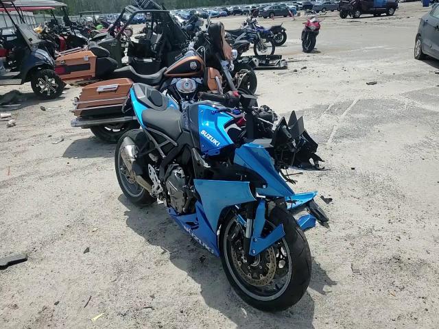 2024 Suzuki Gsx800 F VIN: JS1EM13B3R7103618 Lot: 56392005